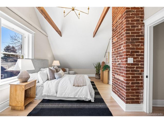 1042 S Pearl St, Denver, CO 80209