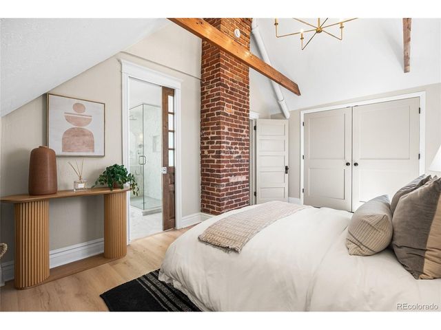 1042 S Pearl St, Denver, CO 80209