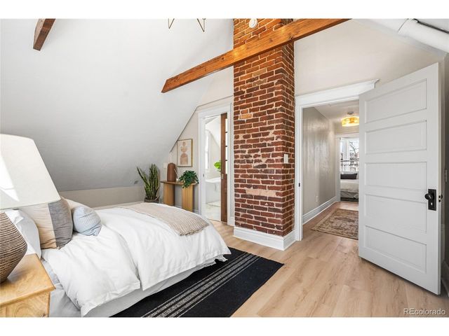 1042 S Pearl St, Denver, CO 80209