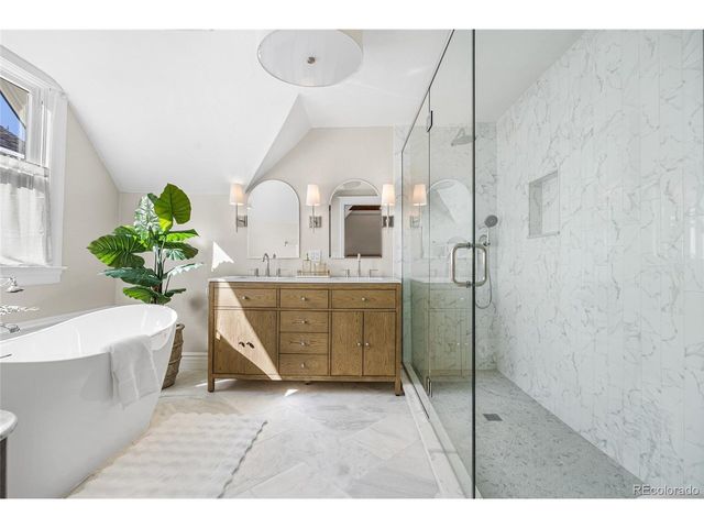 1042 S Pearl St, Denver, CO 80209