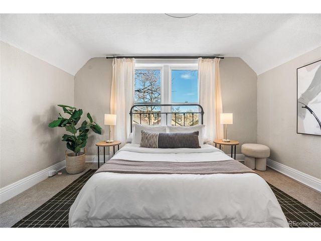 1042 S Pearl St, Denver, CO 80209