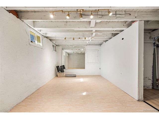 1042 S Pearl St, Denver, CO 80209