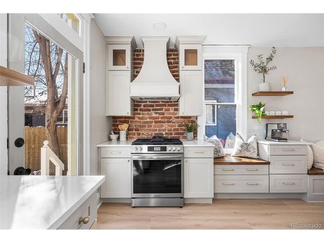 1042 S Pearl St, Denver, CO 80209