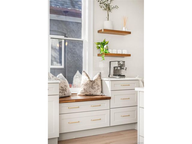 1042 S Pearl St, Denver, CO 80209