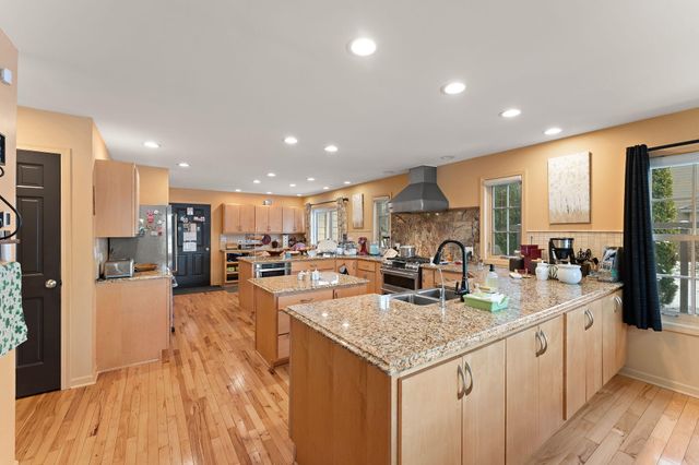 1562 W Tiffany Woods Drive, La Porte, IN 46350