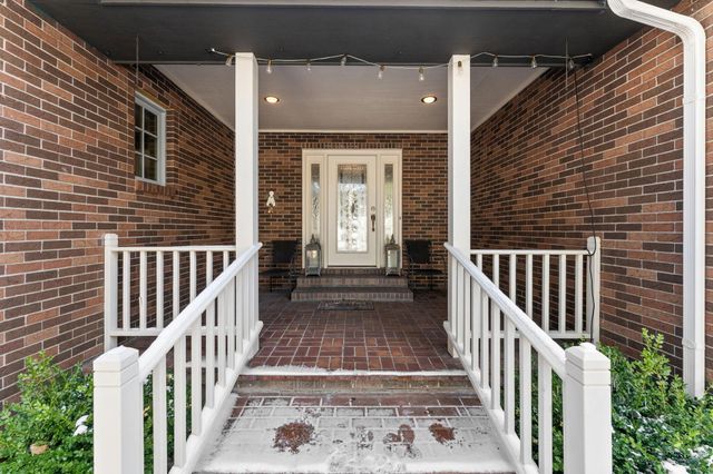 1562 W Tiffany Woods Drive, La Porte, IN 46350