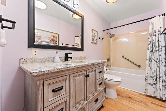 1562 W Tiffany Woods Drive, La Porte, IN 46350