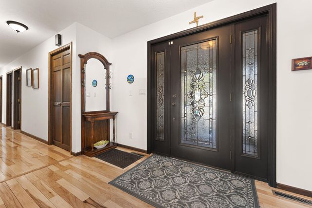 1562 W Tiffany Woods Drive, La Porte, IN 46350