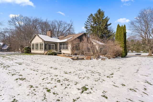 1562 W Tiffany Woods Drive, La Porte, IN 46350