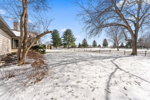 1562 W Tiffany Woods Drive, La Porte, IN 46350