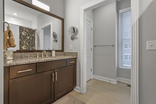 138 E Greenwood Avenue, Columbus, OH 43201