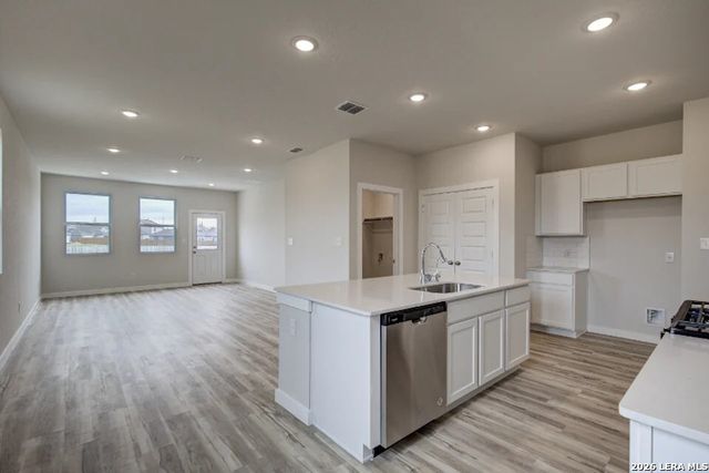 9910 Chavaneaux Lndg, San Antonio, TX 78214