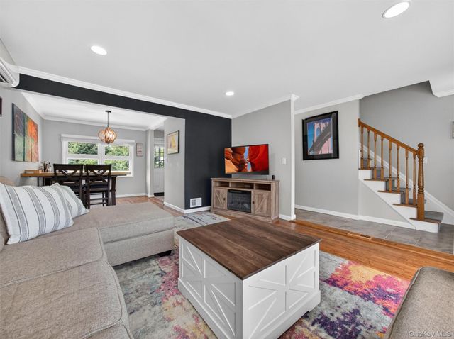 33 Van Wyck Road, Blauvelt, NY 10913