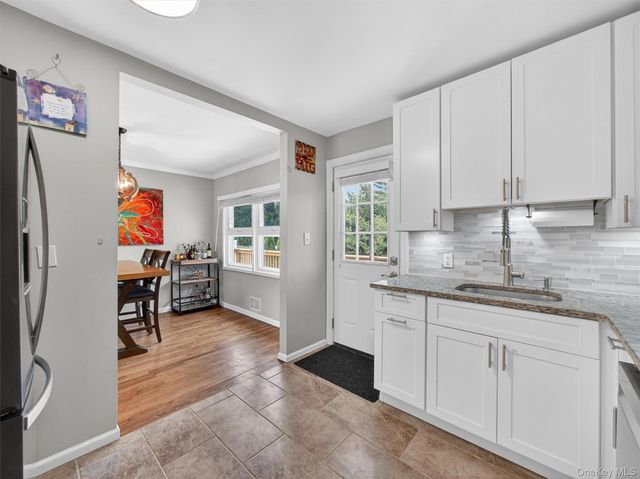33 Van Wyck Road, Blauvelt, NY 10913