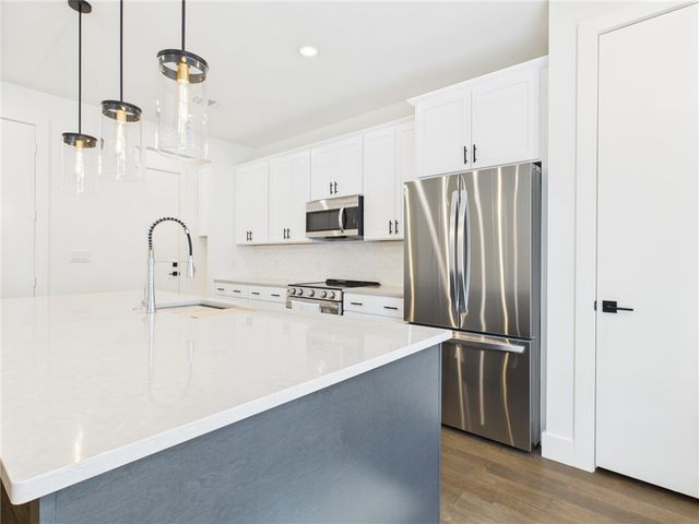 2940 Huffman Way, College Station, TX 77840