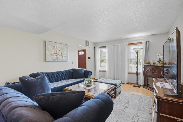 516 Wolverton Drive, Fort Wayne, IN 46825