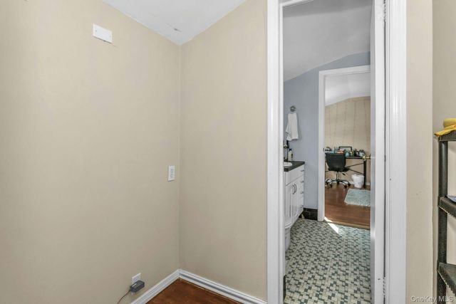 17 Linwood Place, Massapequa Park, NY 11762