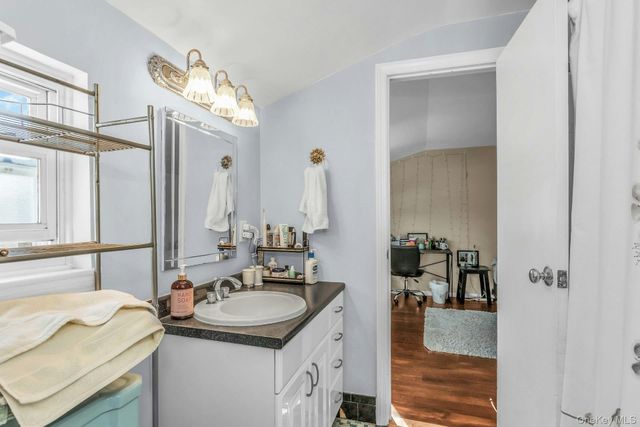 17 Linwood Place, Massapequa Park, NY 11762