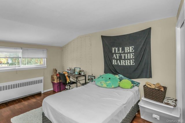 17 Linwood Place, Massapequa Park, NY 11762