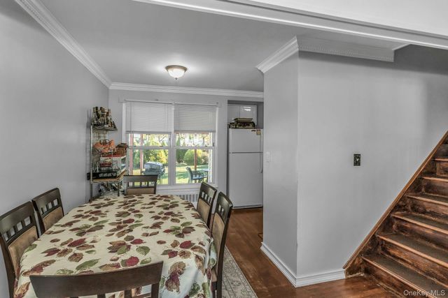 17 Linwood Place, Massapequa Park, NY 11762