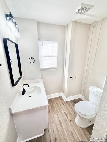 1327 Bailey, San Antonio, TX 78210