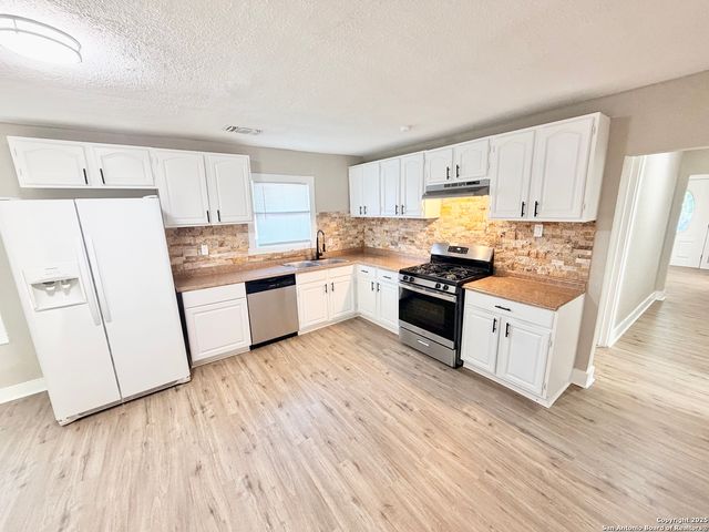 1327 Bailey, San Antonio, TX 78210