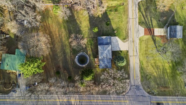 702 Highcrest Road, Dixon, IL 61021