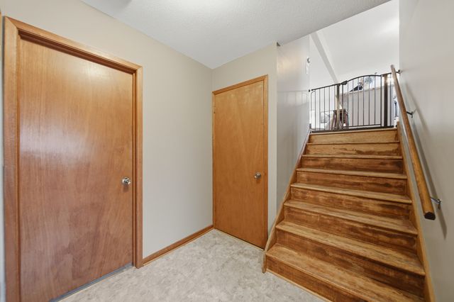 702 Highcrest Road, Dixon, IL 61021