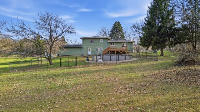 702 Highcrest Road, Dixon, IL 61021