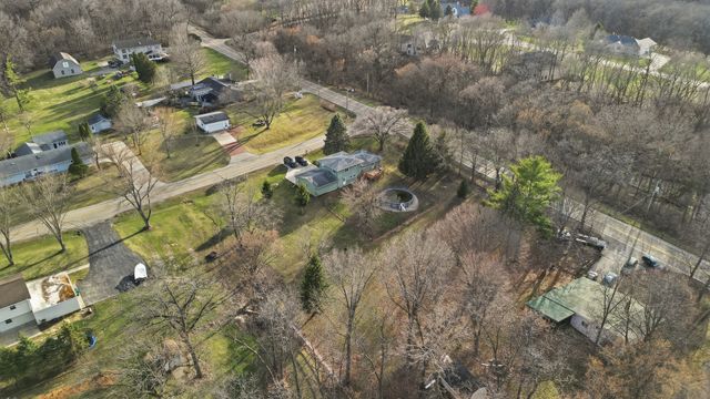 702 Highcrest Road, Dixon, IL 61021