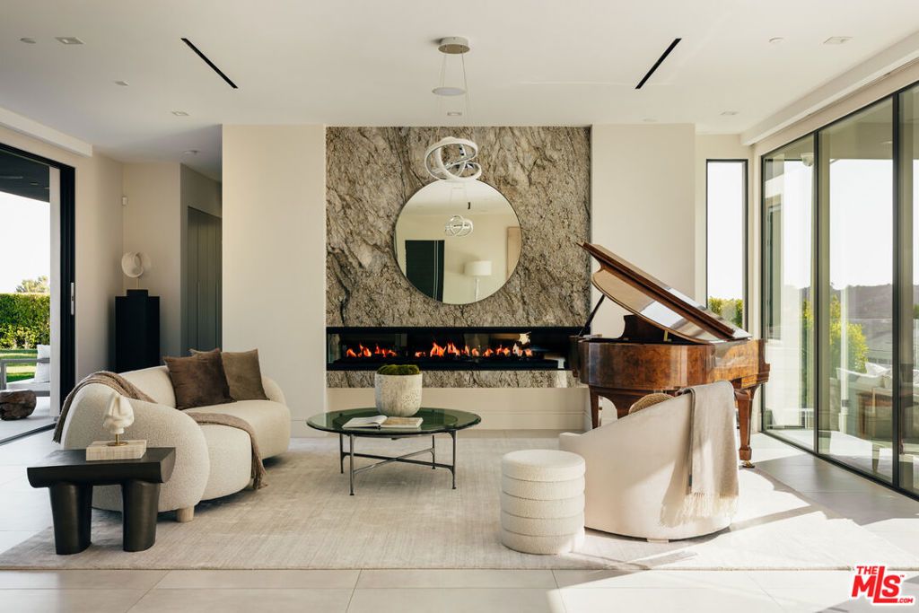 Image 1 of property listing at 2162 Westridge Road, Los Angeles, CA 90049