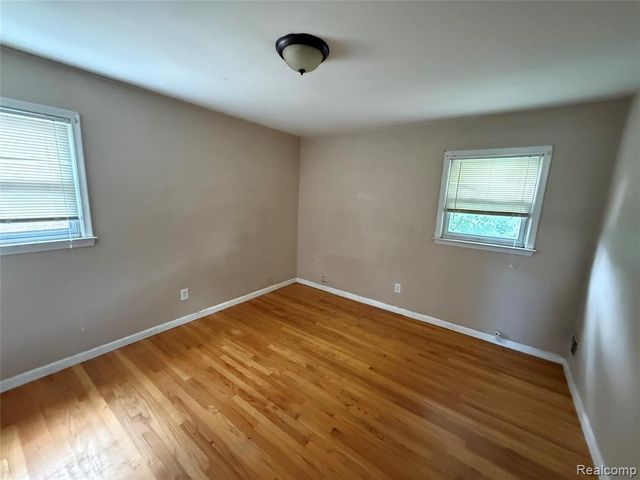 26745 Dover, Redford, MI 48239