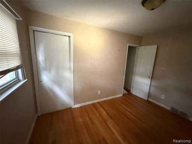 26745 Dover, Redford, MI 48239