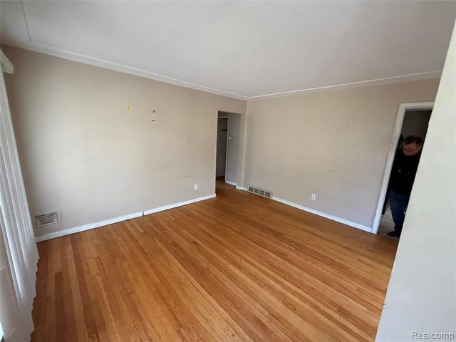 26745 Dover, Redford, MI 48239