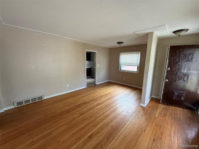 26745 Dover, Redford, MI 48239