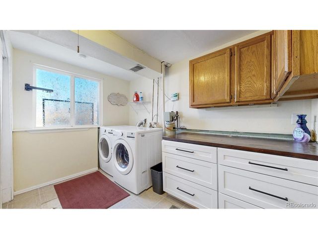 160 S Amherst St, Castle Rock, CO 80104