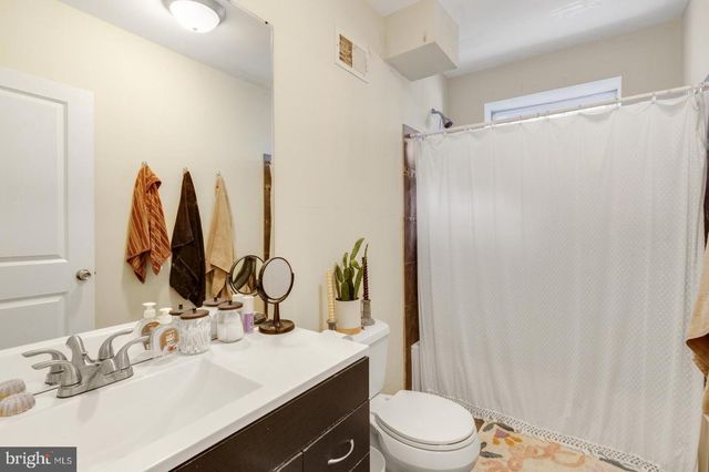 1631 W GIRARD AVE, Philadelphia, PA 19130