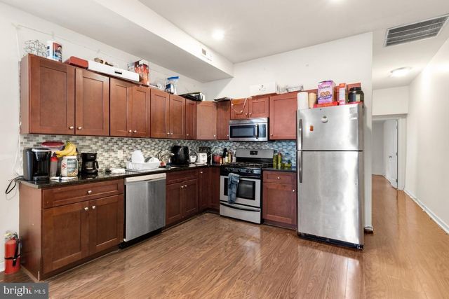 1631 W GIRARD AVE, Philadelphia, PA 19130