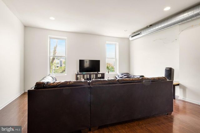 1631 W GIRARD AVE, Philadelphia, PA 19130