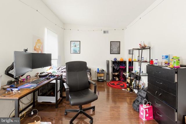 1631 W GIRARD AVE, Philadelphia, PA 19130