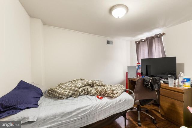 1631 W GIRARD AVE, Philadelphia, PA 19130