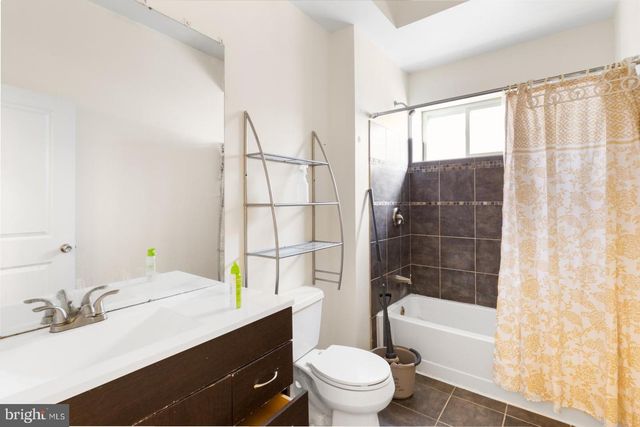 1631 W GIRARD AVE, Philadelphia, PA 19130