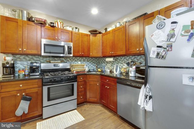 1631 W GIRARD AVE, Philadelphia, PA 19130