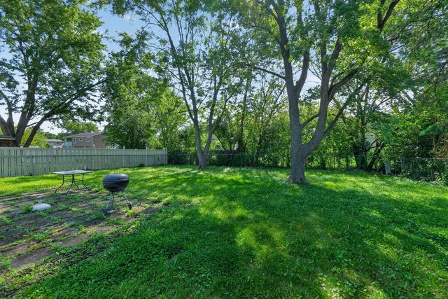 21 Willow Road, Matteson, IL 60443