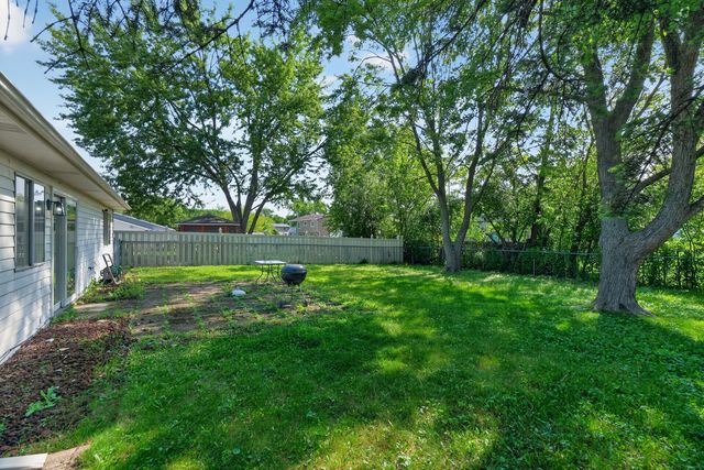 21 Willow Road, Matteson, IL 60443
