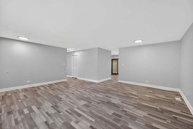 21 Willow Road, Matteson, IL 60443