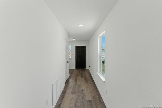 963 Bluegrass Pt, New Braunfels, TX 78130