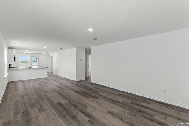 963 Bluegrass Pt, New Braunfels, TX 78130