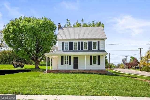 310 CLOVER LN, Hanover, PA 17331
