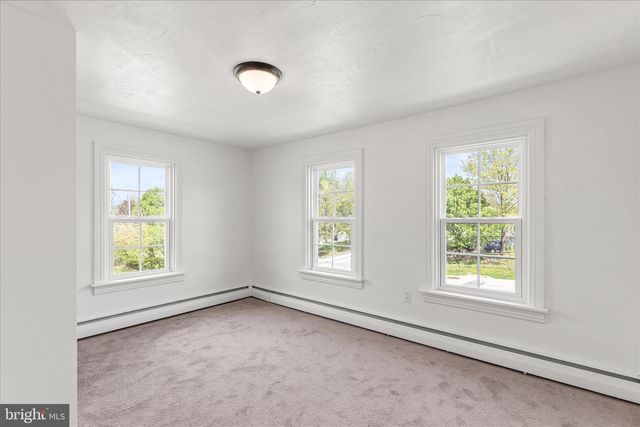 310 CLOVER LN, Hanover, PA 17331
